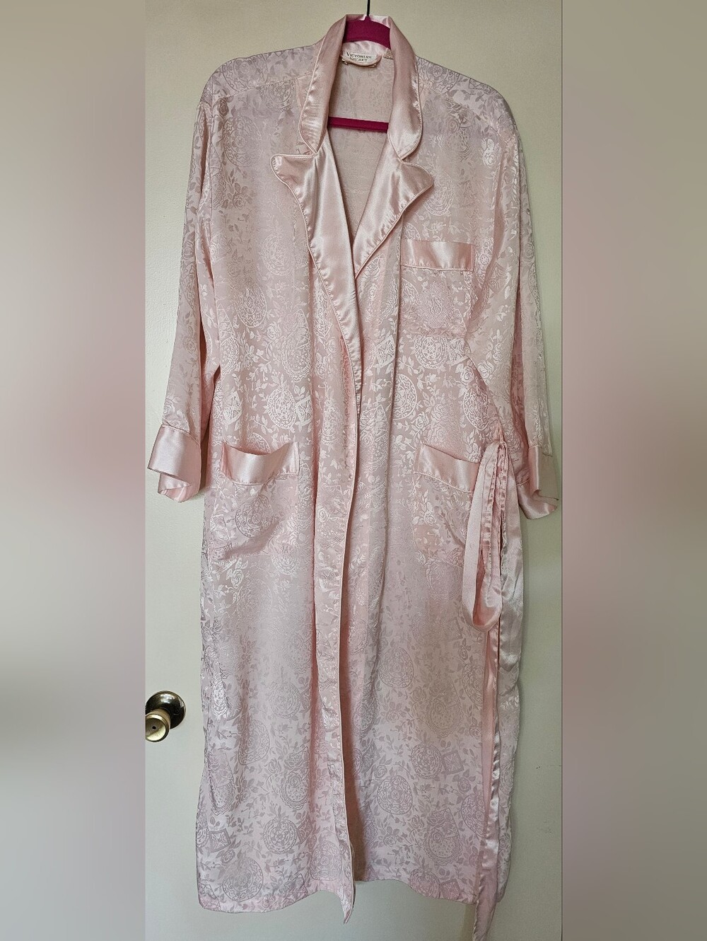 Victoria's Secret Pale Pink Satin Vintage Floral Jacquard Robe M/L